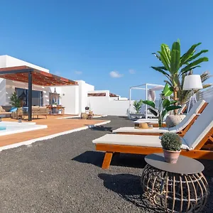 https://villalia-a9.in-canary-islands.com